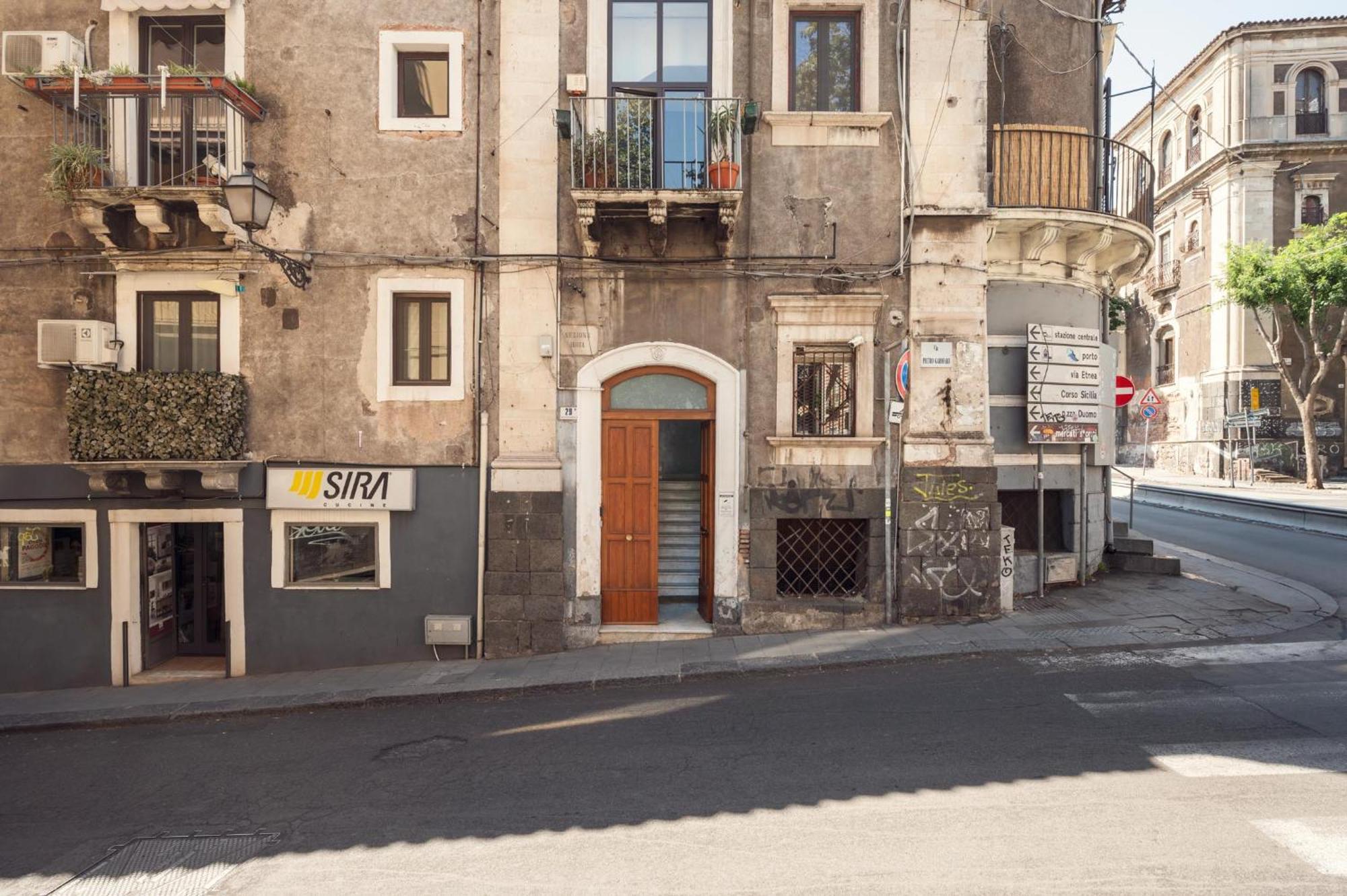 Terra Dell'Etna Apartment Catania Ngoại thất bức ảnh